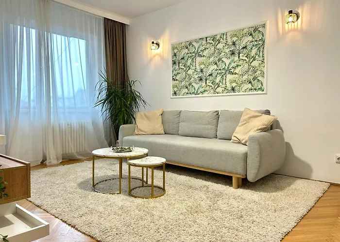 Parliament Central Apartment